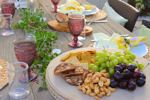 outdoor summer tablescape