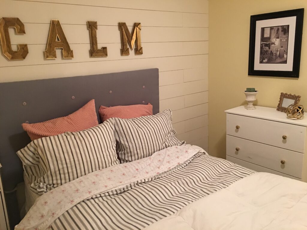 create coastal guest room 