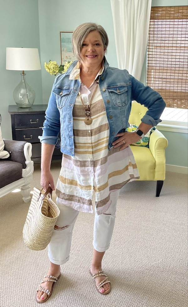 Light and easy traveling outfit- Striped linen tunic with denim jacket