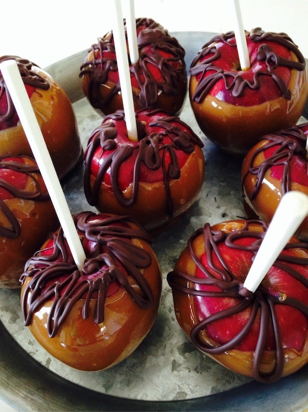 Caramel apples drizzled with chocolate- Karins Kottage