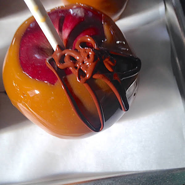 Caramel apples drizzled with chocolate- Karins Kottage