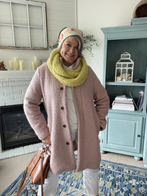 How to style 5 winter coats in different colors- Karins Kottage