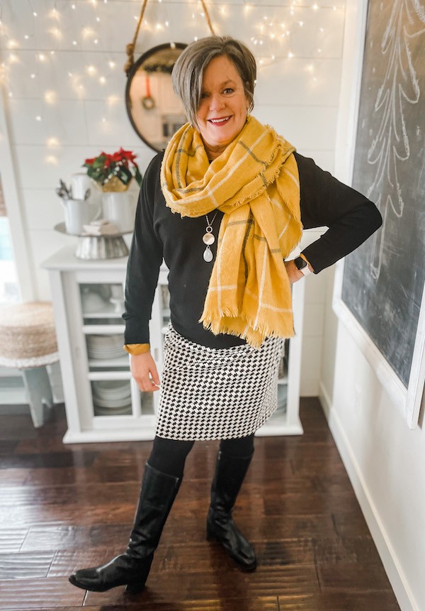 How to style houndstooth pencil skirt- Karins Kottage