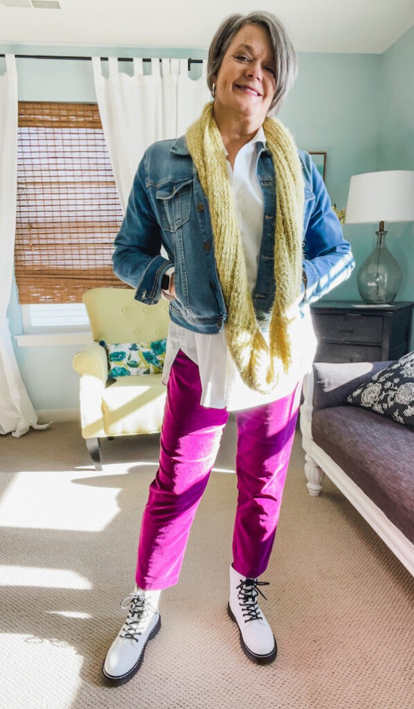 How to style pink pants multiple ways? - Karins Kottage