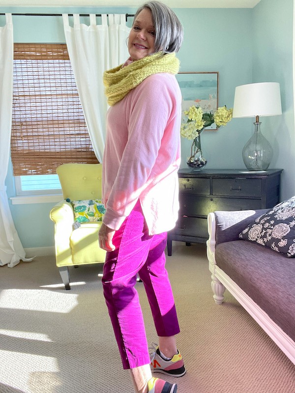 How to style pink pants multiple ways? - Karins Kottage