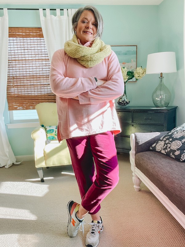 How to style pink pants multiple ways? - Karins Kottage