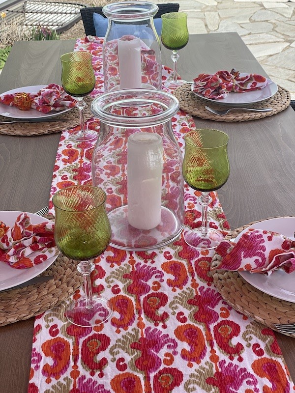 outdoor tablescape karins kottage
