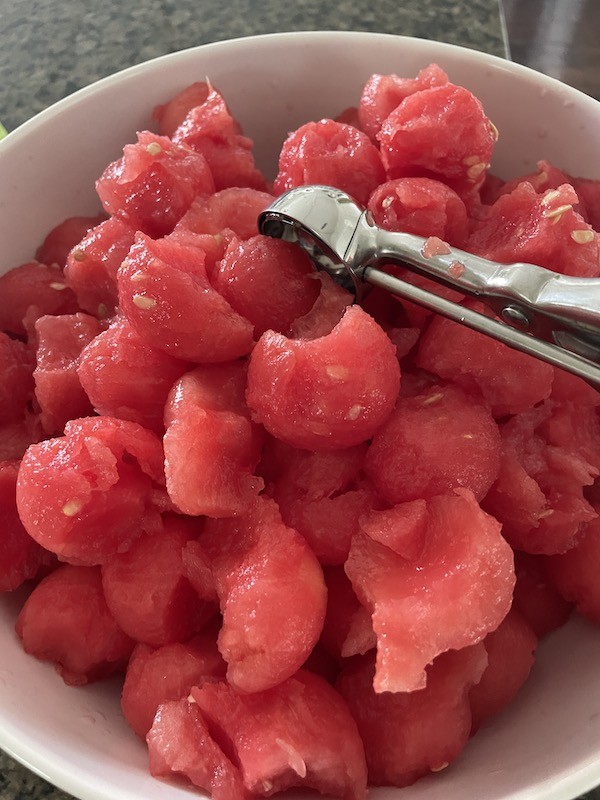 How to carve a watermelon into a clam shell