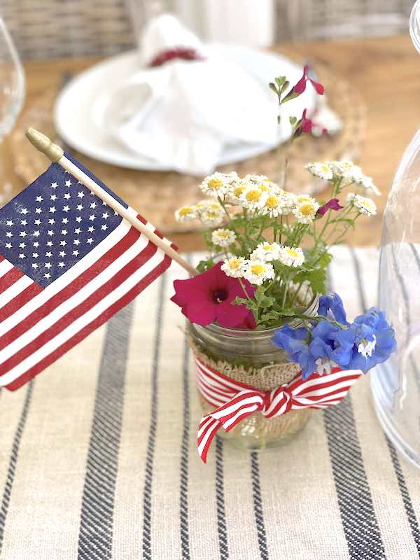 The Perfect Red, White, and Blue Table: Simple and Stunning!