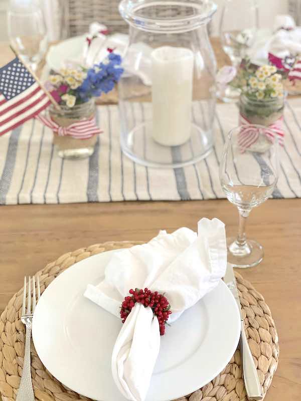 The Perfect Red, White, and Blue Table: Simple and Stunning!