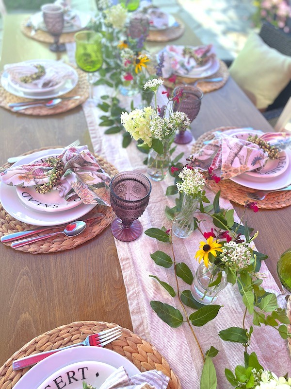 Creating a Charming Backyard Fall Dinner Party