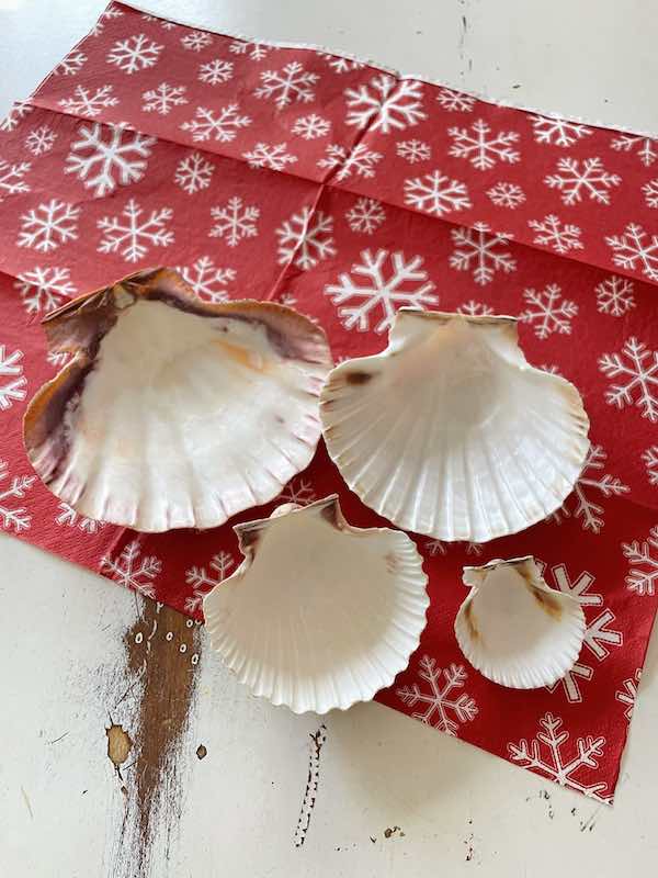 Holiday Decoupage Shell Trinket Dish: Perfect Christmas Gift Idea