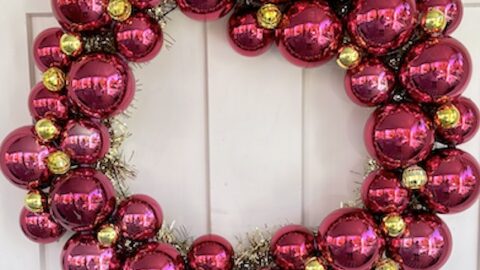 Elegant DIY Pink and Gold Christmas Wreath Guide