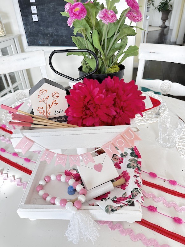 Flirty and Fun: A Valentine Table in Pink, Red, and White