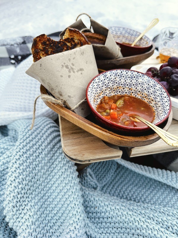 Snowy Romance: A Cozy Picnic Dinner for Two