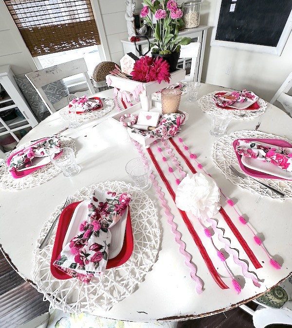 Flirty and Fun: A Valentine Table in Pink, Red, and White