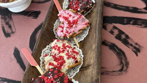 Sweethearts' Delight: Fun and Easy Valentine's Day Treats for Kids Parties!
