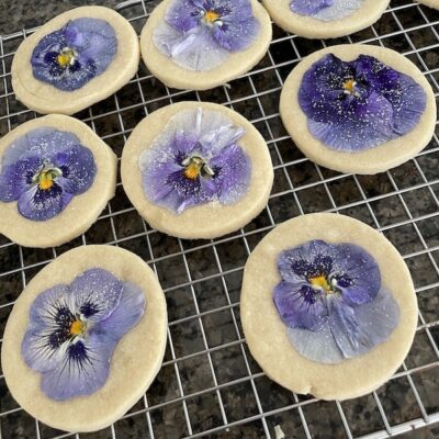 How to Make Pansy Topped Shortbread Cookie: