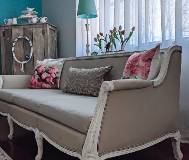This Week's Linky Party: Sewing, Interiors, Painting, & Bahn Mi Joy!