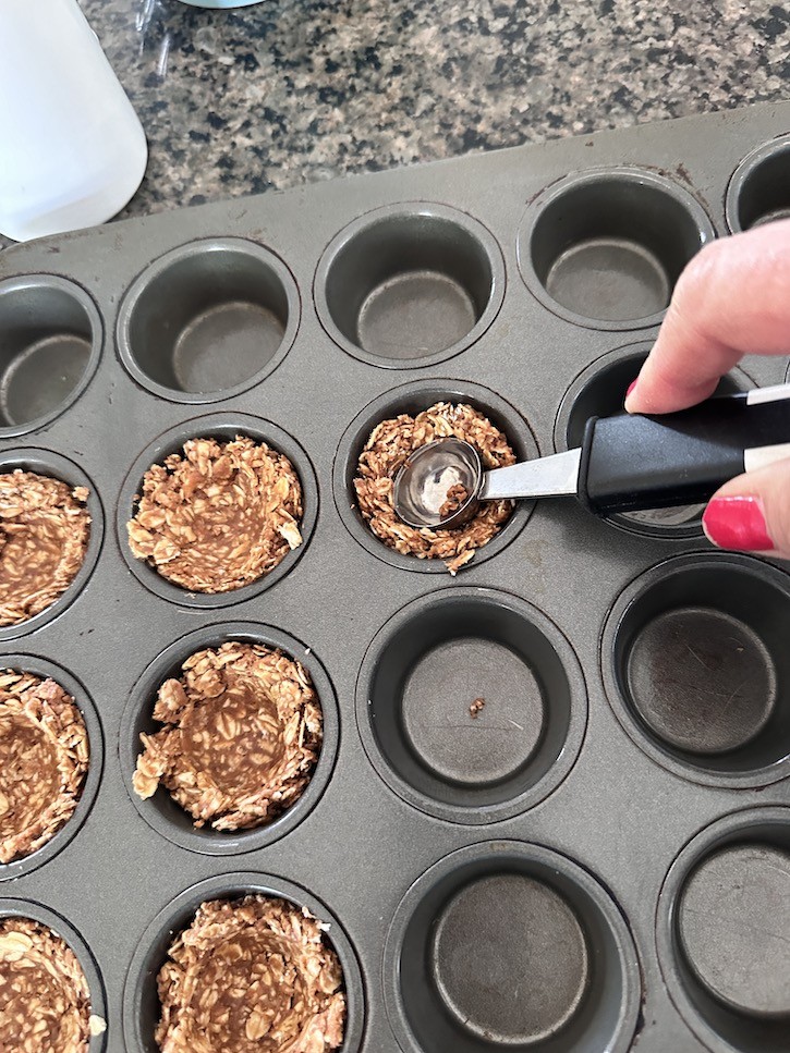 How to Make Mini Oatmeal Yogurt Cups