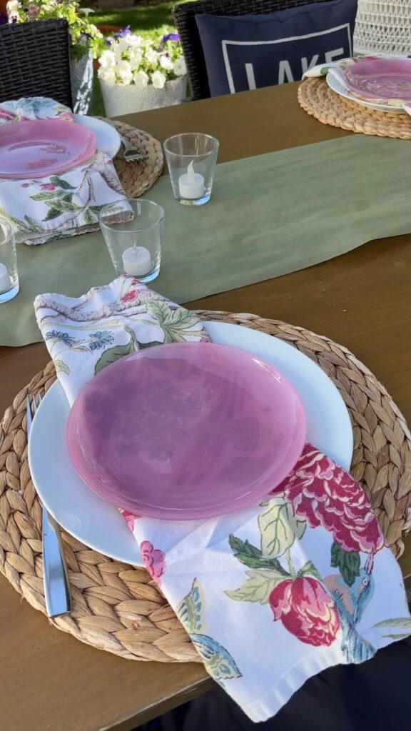outdoor summer tablescape