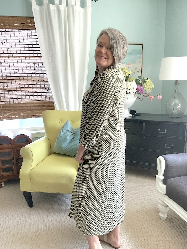 midi shirtdress outfit ideas for women over 50