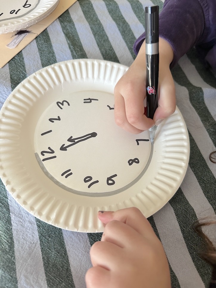 DIY New Year’s Eve Decorations for a Fun Noon Year’s Celebration