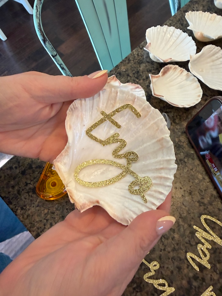 personalized sea shell place cards
